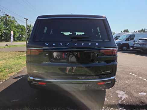 Used 2022 Jeep Wagoneer Series II AWD/4WD image 21