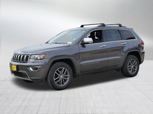 Used 2017 Jeep Grand Cherokee Limited w/ Trailer Tow Group IV AWD/4WD image 3