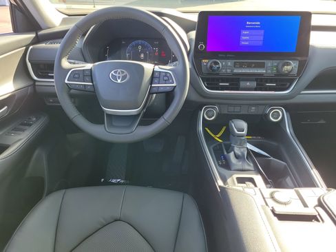New 2026 Toyota Grand Highlander XLE image 10