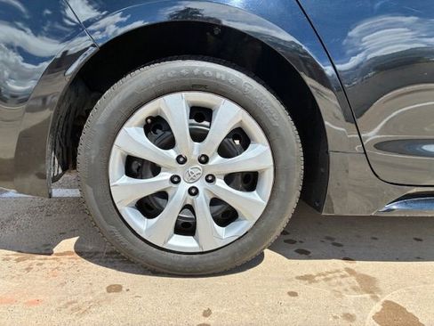 Used 2024 Toyota Corolla LE image 9