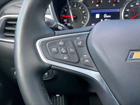 Used 2023 Chevrolet Equinox Premier image 23