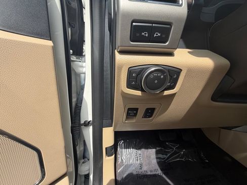 Used 2020 Ford F150 Lariat w/ Equipment Group 502A Luxury AWD/4WD image 14