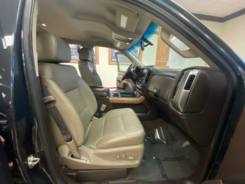 Used 2018 Chevrolet Silverado 1500 LTZ w/ LTZ Plus Package image 22