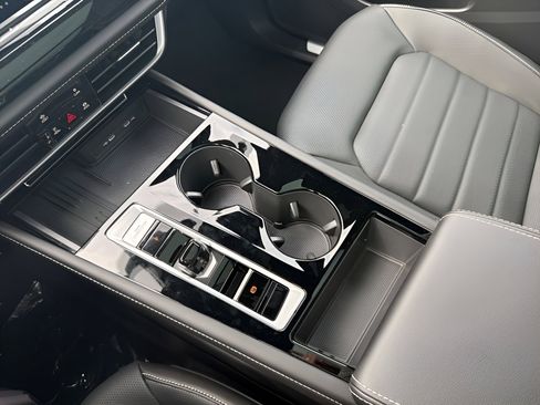 New 2026 Volkswagen Atlas Cross Sport SEL R-Line AWD/4WD image 19