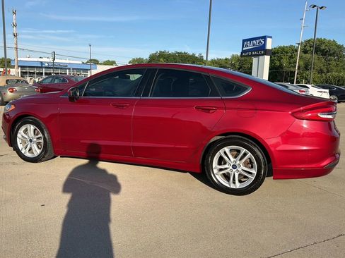 Used 2018 Ford Fusion SE w/ Fusion SE Technology Package FWD image 10