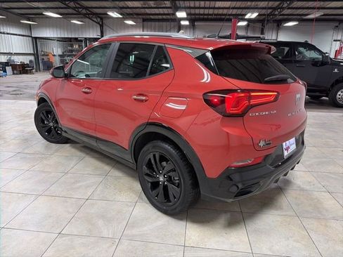 Used 2024 Buick Encore GX Sport Touring image 5