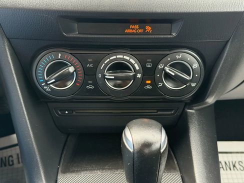 Used 2014 MAZDA MAZDA3 i Touring image 27