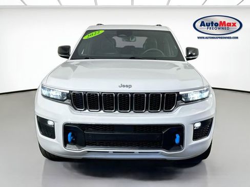 Used 2022 Jeep Grand Cherokee Overland w/ Luxury Tech Group IV AWD/4WD image 7
