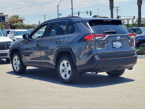 Used 2020 Toyota RAV4 LE w/ All Weather Liner Package AWD/4WD image 3