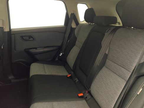 Used 2021 Nissan Rogue S FWD image 18