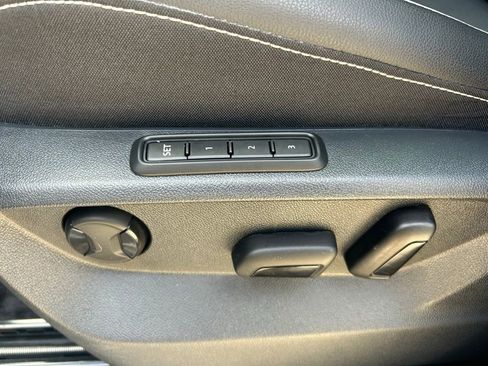 Used 2024 Volkswagen Tiguan SEL R-Line image 59