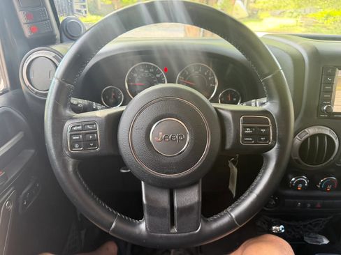 Used 2014 Jeep Wrangler Unlimited Sport w/ Quick Order Package 24S AWD/4WD image 15