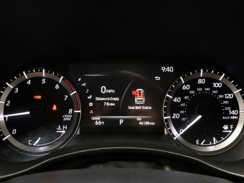 Used 2023 Toyota Highlander XLE AWD/4WD image 30