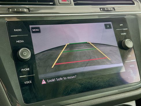 Used 2019 Volkswagen Tiguan SE w/ Panoramic Sunroof Package image 22