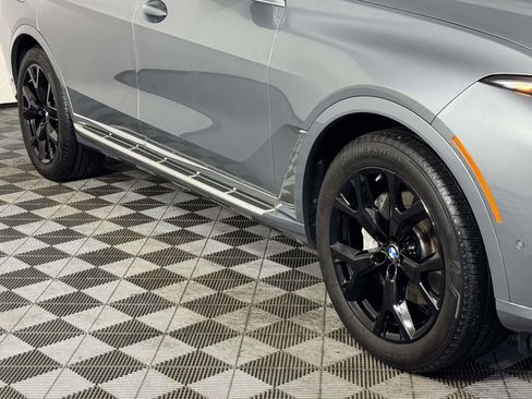 Used 2024 BMW X7 xDrive40i w/ Climate Comfort Package image 12