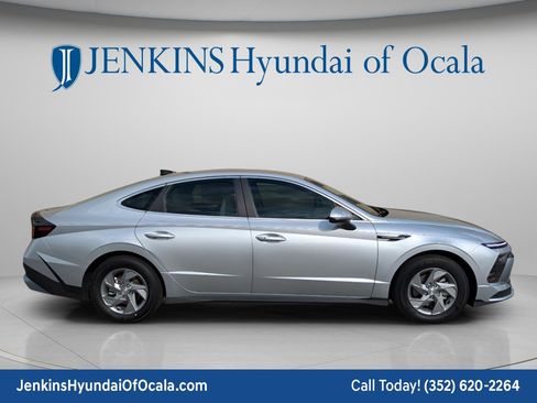 New 2026 Hyundai Sonata SE FWD image 2
