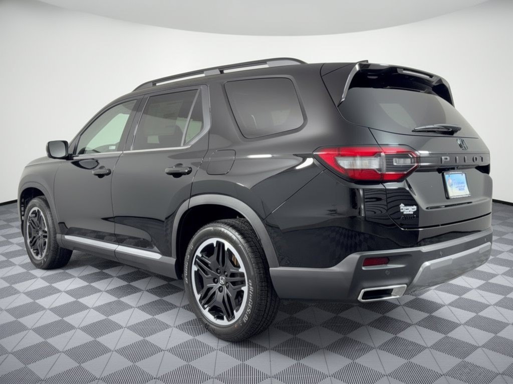 New 2026 Honda Pilot Touring image 3