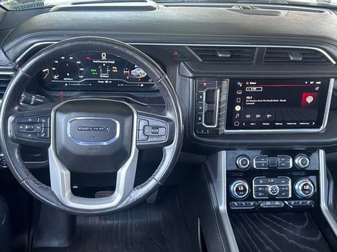 Used 2022 GMC Yukon XL Denali AWD/4WD image 16