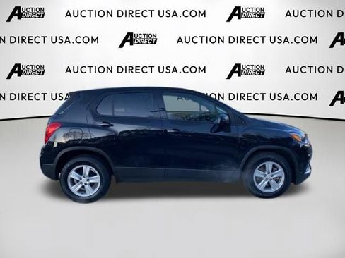 Used 2022 Chevrolet Trax LS w/ Tint and Cruise Package image 22