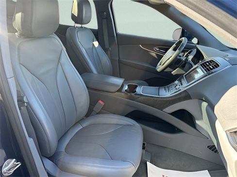 Used 2020 Lincoln Nautilus Reserve image 14
