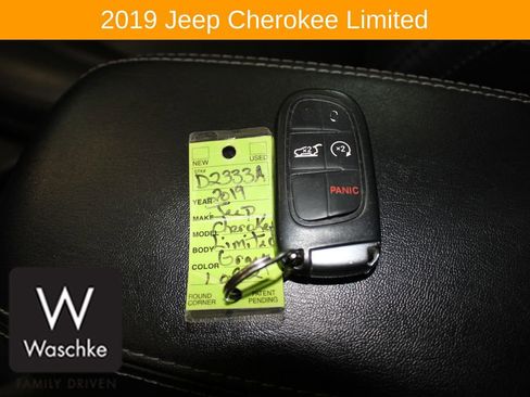 Used 2019 Jeep Cherokee Limited AWD/4WD image 33
