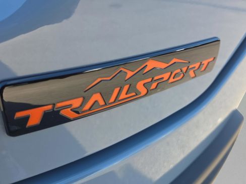 Used 2025 Honda Pilot TrailSport image 16