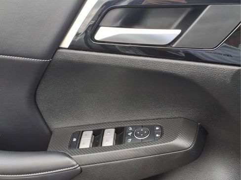 Used 2024 Mitsubishi Outlander AWD image 16