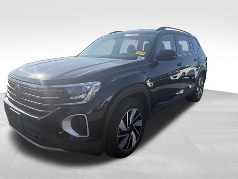 Used 2025 Volkswagen Atlas SE FWD image 3