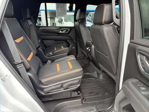 Used 2023 GMC Yukon AT4 w/ Technology Package AWD/4WD image 14