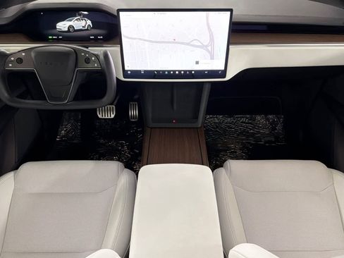 Used 2023 Tesla Model X image 3