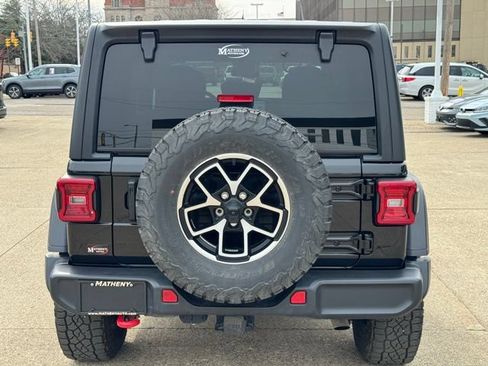 Used 2024 Jeep Wrangler Unlimited Rubicon AWD/4WD image 10