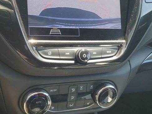 Used 2023 Chevrolet TrailBlazer LT w/ Convenience Package FWD image 28