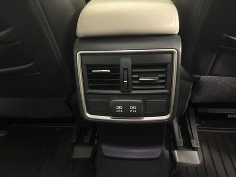 Used 2023 Subaru Forester Limited AWD/4WD image 29