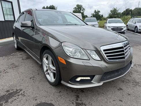 Used 2011 Mercedes-Benz E 550 4MATIC Sedan w/ Premium 2 Pkg image 3