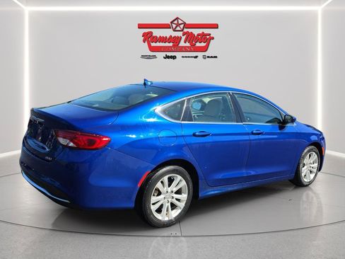 Used 2017 Chrysler 200 Limited Platinum FWD image 5