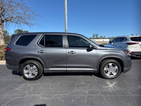 Certified 2025 Honda Pilot EX-L image 2