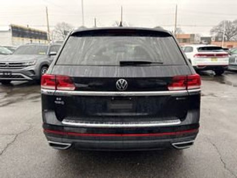 Used 2023 Volkswagen Atlas SE w/ Panoramic Sunroof Package AWD/4WD image 6
