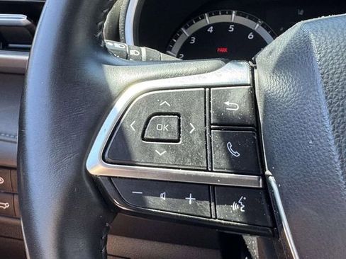 Used 2021 Toyota Highlander XLE AWD/4WD image 28