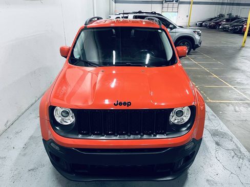 Used 2017 Jeep Renegade Altitude w/ Safety & Security Group FWD image 9