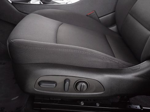 Used 2022 Chevrolet Malibu LT image 29