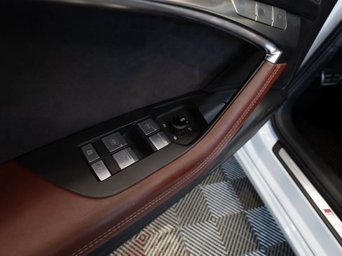 Used 2022 Audi S6 Prestige w/ Prestige Package image 16