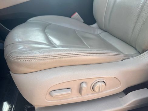 Used 2018 Buick Enclave Essence AWD/4WD image 11
