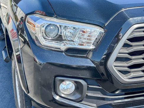 Used 2020 Toyota Tacoma TRD Sport w/ Technology Package RWD image 5