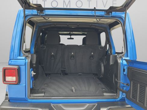 Used 2022 Jeep Wrangler Unlimited Sahara AWD/4WD image 24