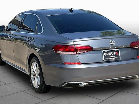 Used 2020 Volkswagen Passat 2.0T SE FWD image 11