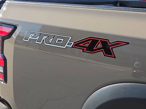 Used 2024 Nissan Frontier PRO-4X w/ Technology Package image 8