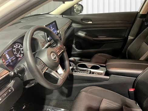 Used 2024 Nissan Altima 2.5 SV image 21