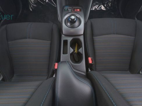 Used 2025 Nissan Leaf S image 26