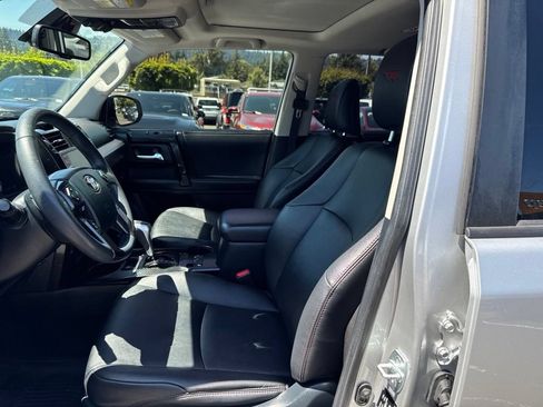 Used 2021 Toyota 4Runner TRD Off-Road Premium w/ Moonroof Package AWD/4WD image 4