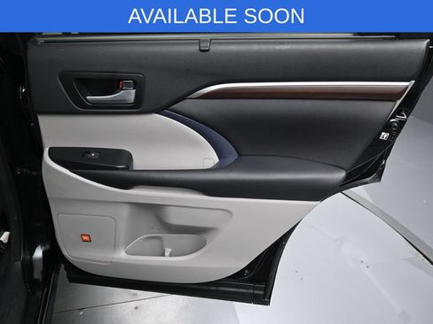 Certified 2016 Toyota Highlander Limited AWD/4WD image 37